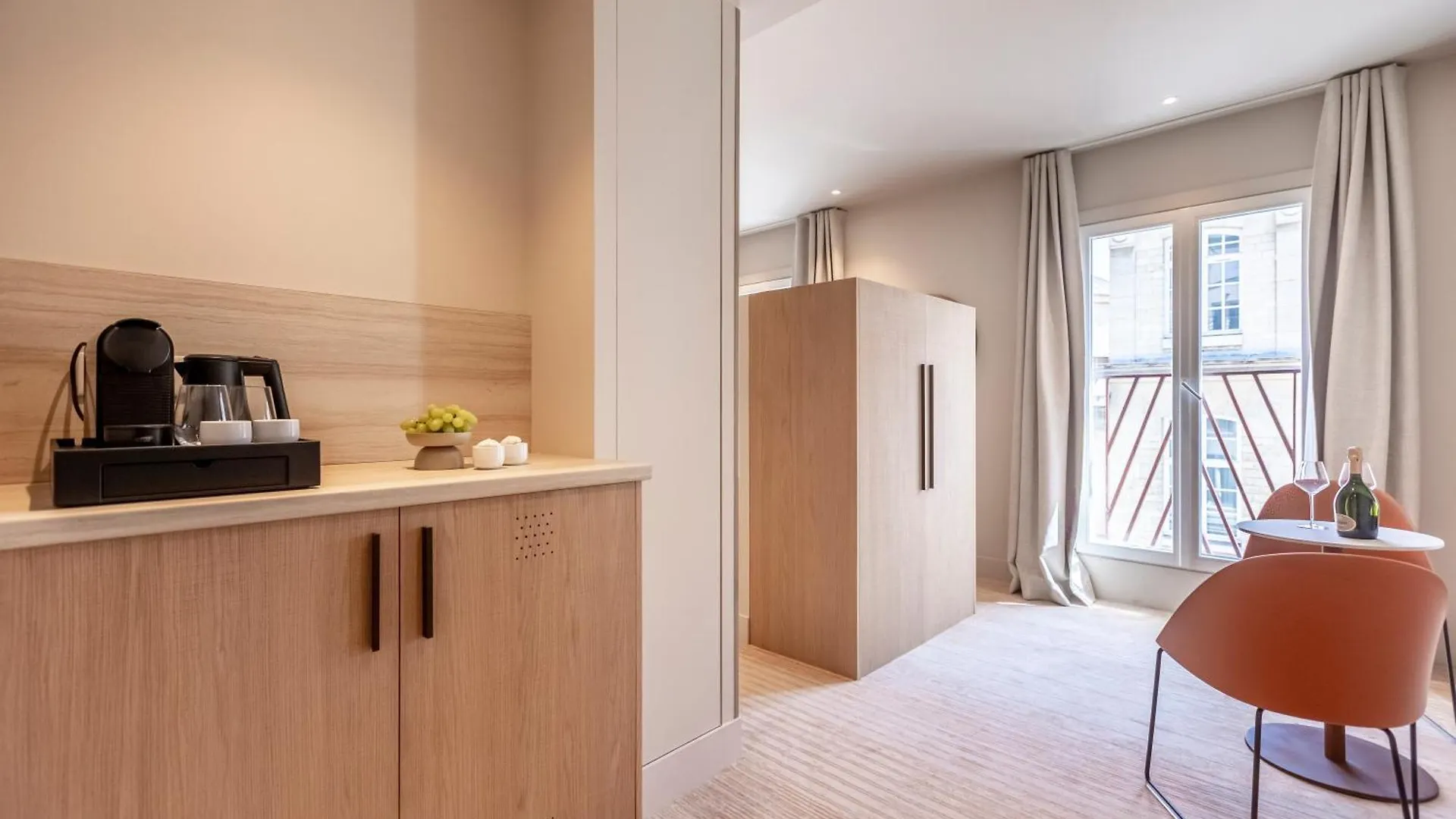 Suite Fl By Sweett Paris Otel