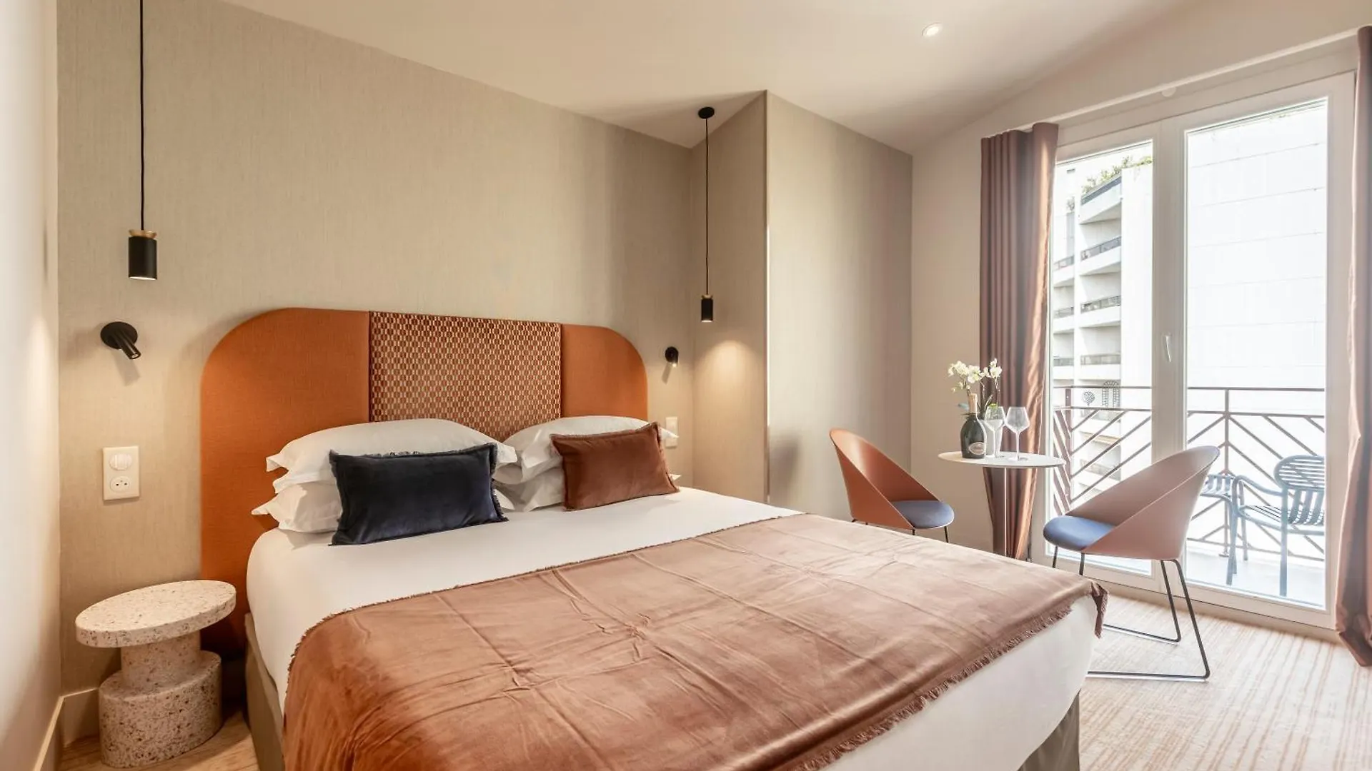 Suite Fl By Sweett Paris Otel