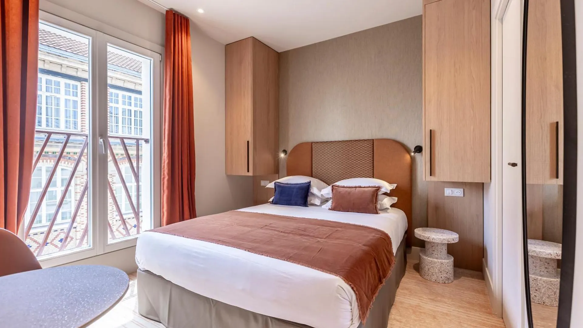 Suite Fl By Sweett Paris