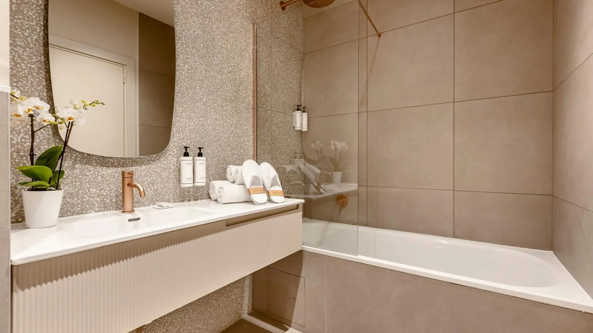 Suite Fl By Sweett Paris Fransa