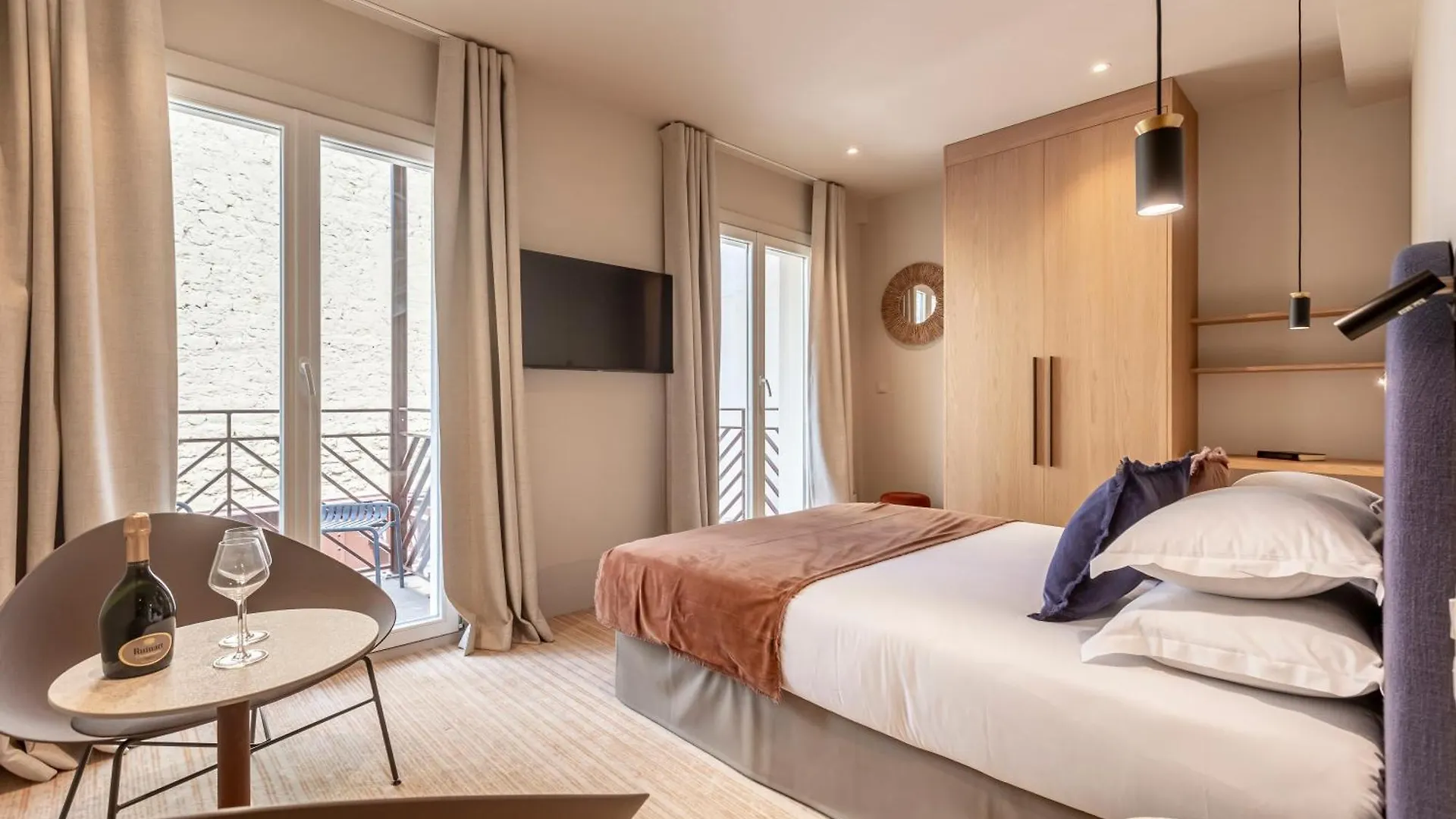 Suite Fl By Sweett Paris Hotel