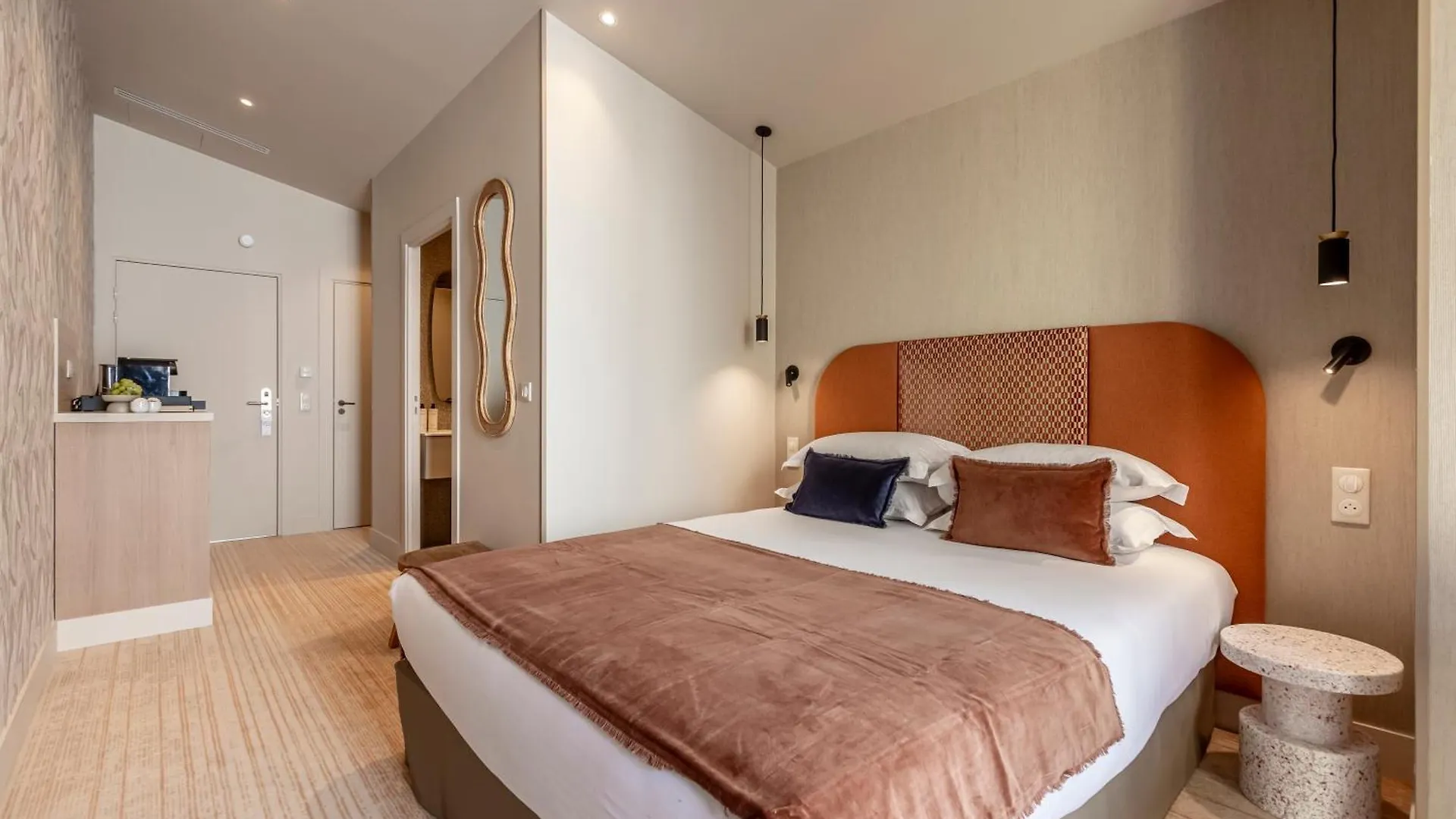 Suite Fl By Sweett Paris Hotel