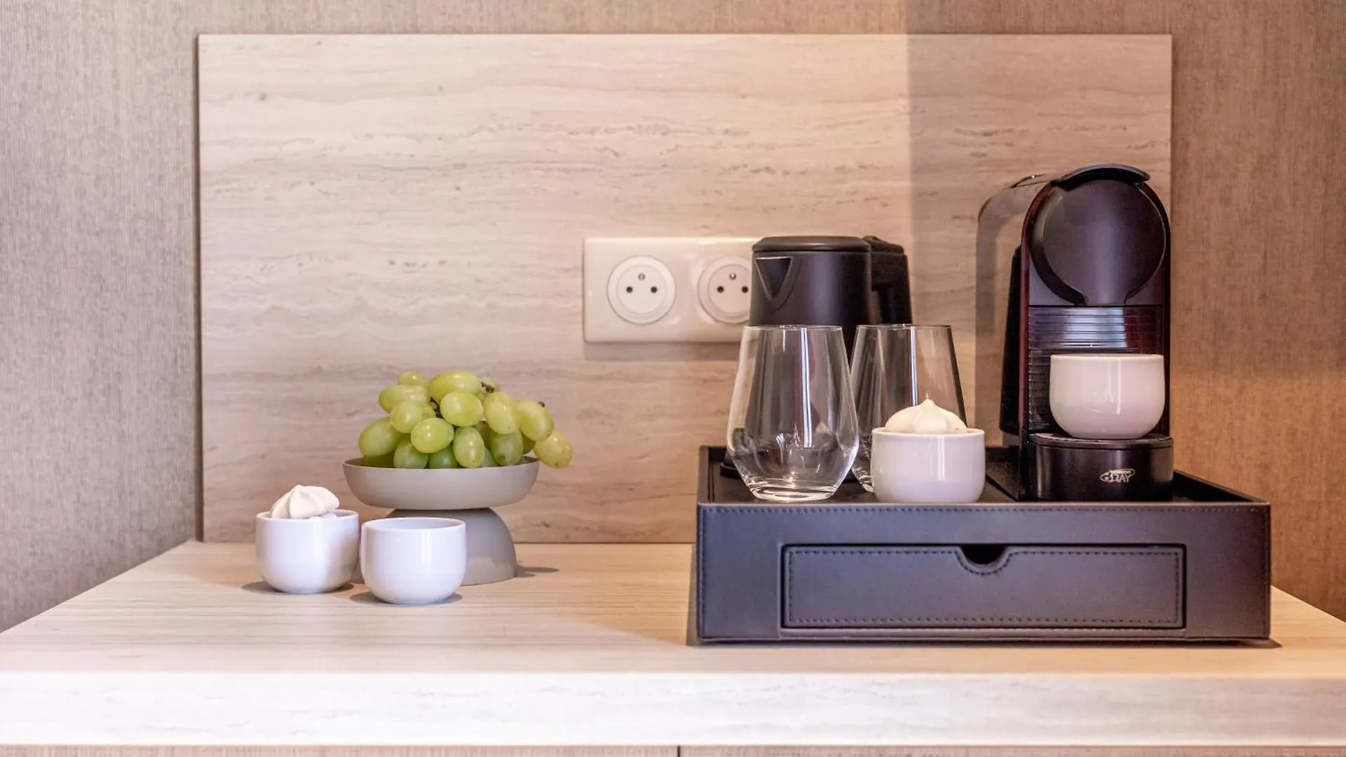 Suite Fl By Sweett Paris France