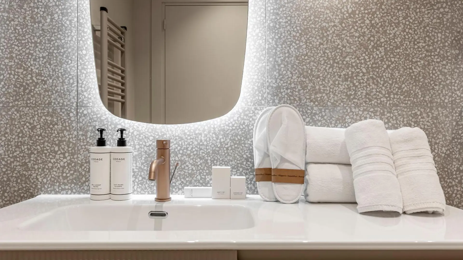 Suite Fl By Sweett Paris